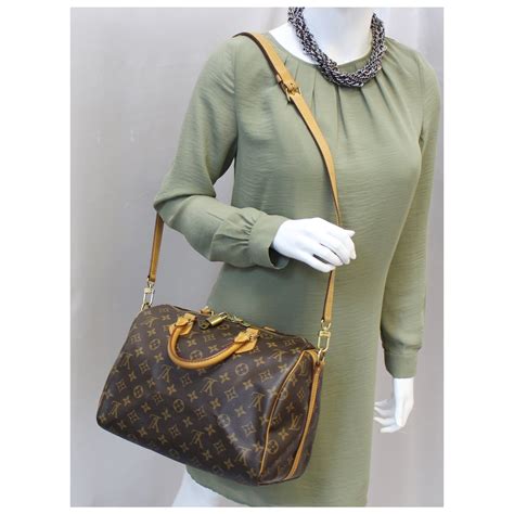 lv speedy 30 size.